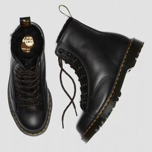 NWT DR. MARTENS Shearling Lined Leather Ankle Boots Made in England NO BOX